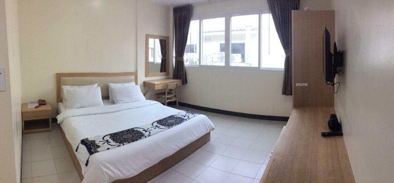Nana Best Inn Bangkok Exteriör bild