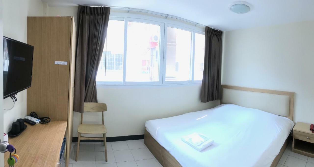 Nana Best Inn Bangkok Exteriör bild