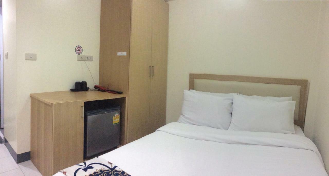 Nana Best Inn Bangkok Exteriör bild